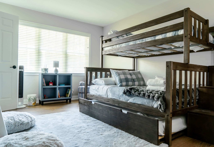 Bedroom 2, Tranquil Family Retreat - for 10!, Walworth