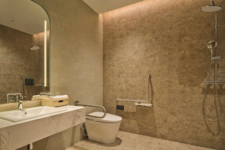 Bathroom 3, Hilton Garden Inn Yingkou Zhanqian, Tieling
