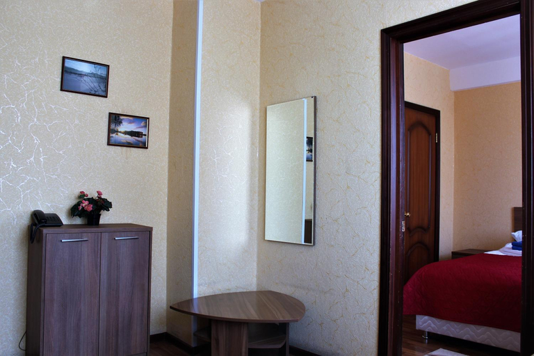 Others 4, Hotel Tsaritsinsky, Southern