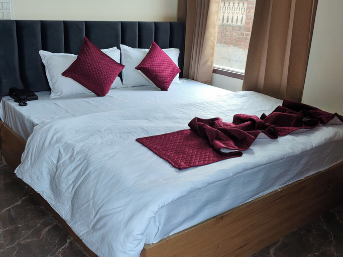 Room 2, Hotel RB Inn, Amritsar
