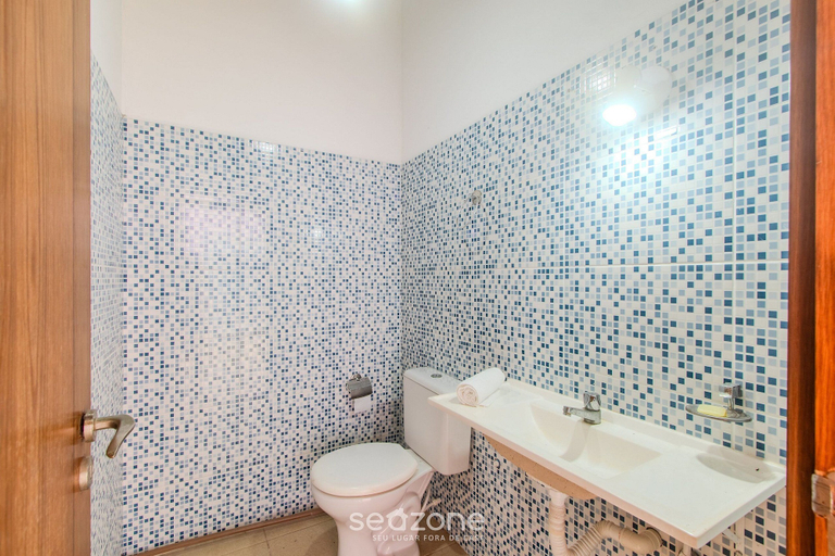 Bathroom 4, House w/ Pool 350 m From Taperapuan Beach Rud0047, Porto Seguro