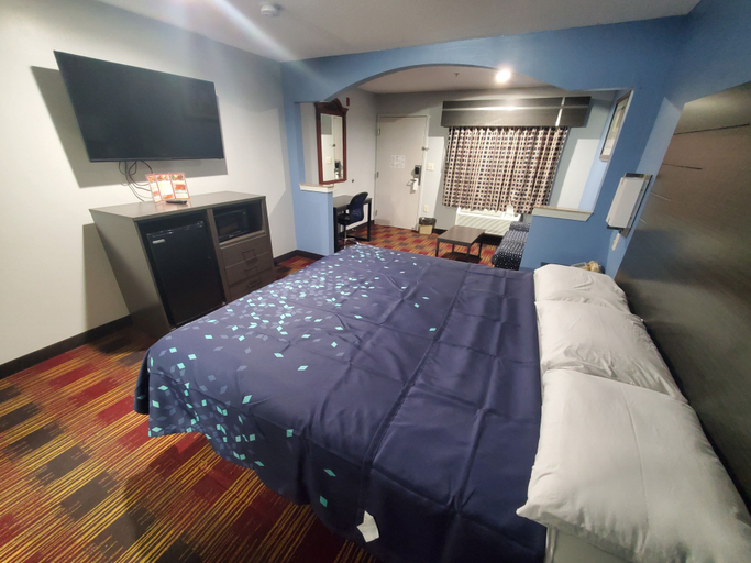 Bedroom 2, Scottish Inns and Suites East Sam Houston Pkwy, Houston