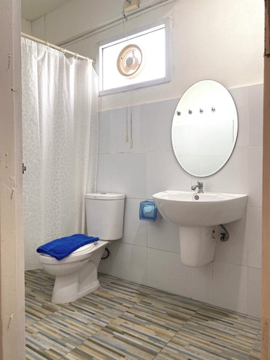 Bathroom 5, Take a Rest Donmueang, Don Muang