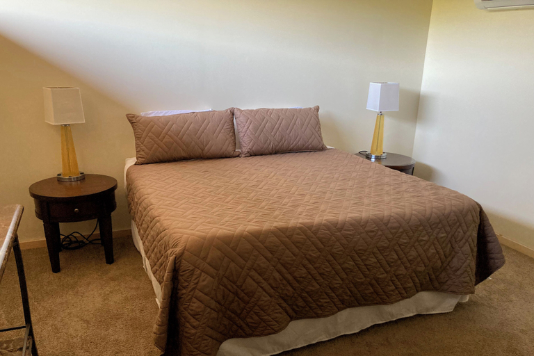 Bedroom 2, Overlook Hotel, Ulster