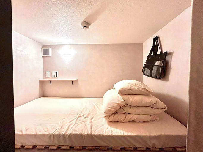 Bedroom 2, HOTEL minimumms., Naha