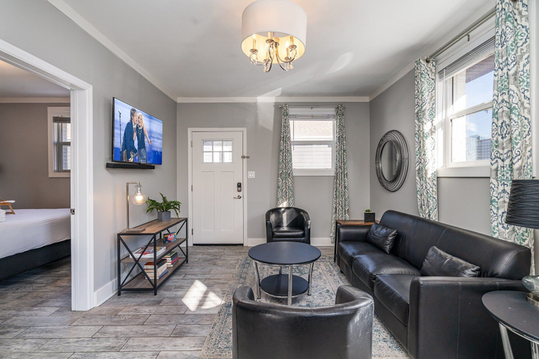 Interior 3, Opulent Pearl - Private Patio - Mins to Broadway, Davidson