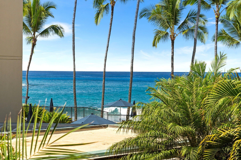 Property grounds, Oceanfront Island Living - Beautiful Kona Condo for Extended Stays - Vrkcv, Hawaii