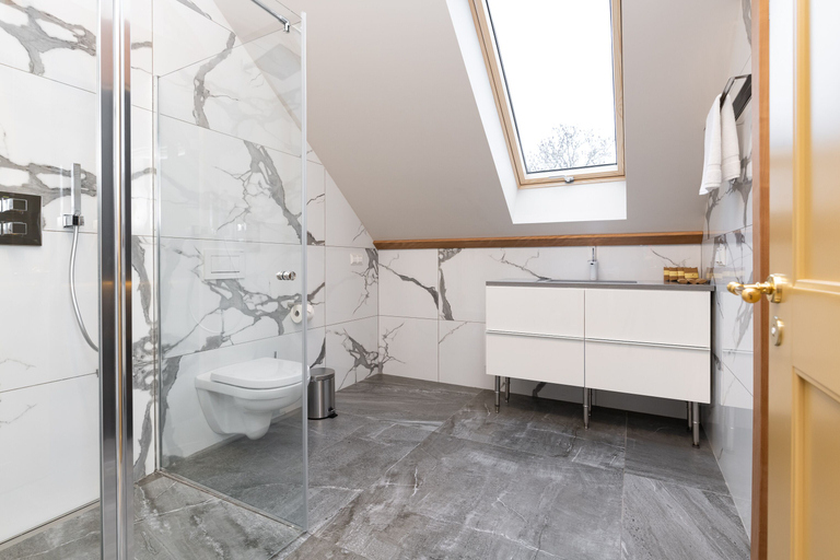 Bathroom 4, Meltzer Apartments, Tallinn