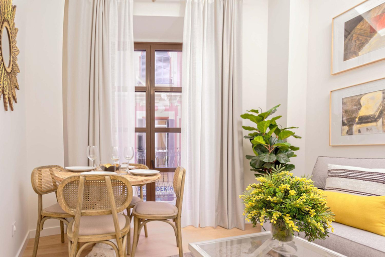 Others 5, Genteel Home Museo, Sevilla