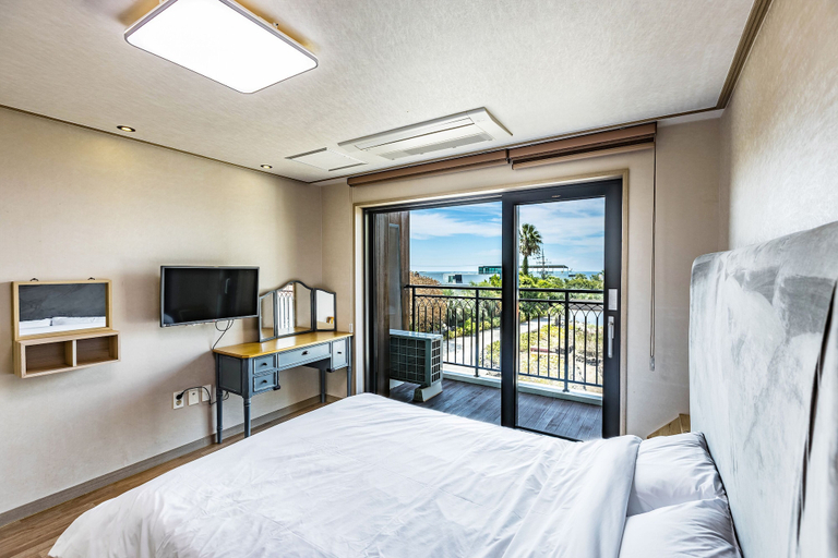 Bedroom 3, Goraesu Pension, Seogwipo