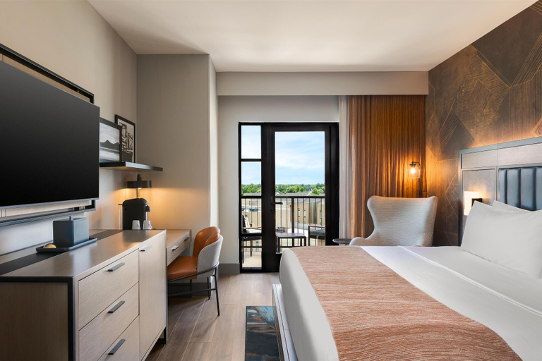 Bedroom 3, Hotel Avail Rogers, Tapestry Collection By Hilton, Benton