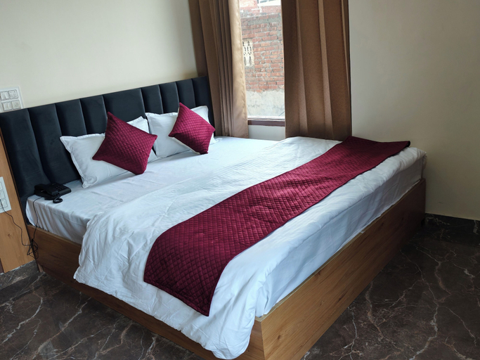 Room 3, Hotel RB Inn, Amritsar