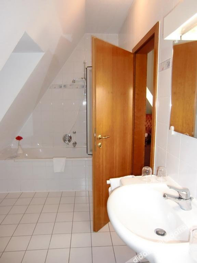 Bathroom, ホテル ベア ジンスハイム, Rhein-Neckar-Kreis