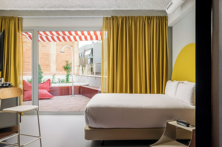 Bedroom 3, BYPILLOW Flamant, Barcelona