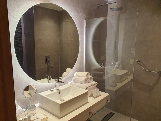 Bathroom 4, Del Bono Central Hotel, Capital