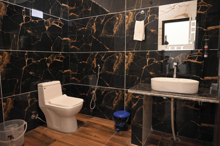 Bathroom 3, Corbett Nature Walk, Nainital