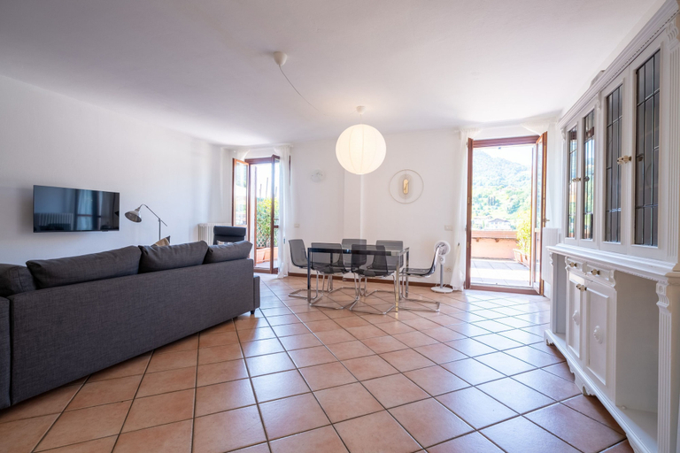 Room 2, Cascine Trilocale con Terrazza by Wonderful Italy, Como