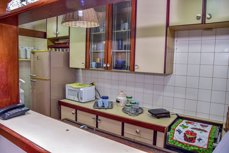 Room 5, Flat com Piscina e Lazer na Praia de Pitangueiras, Guarujá