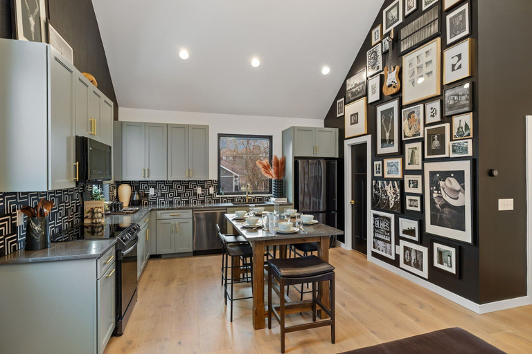 Interior 2, Modern Cowboy - Private Balcony - Mins To Broadway, Davidson