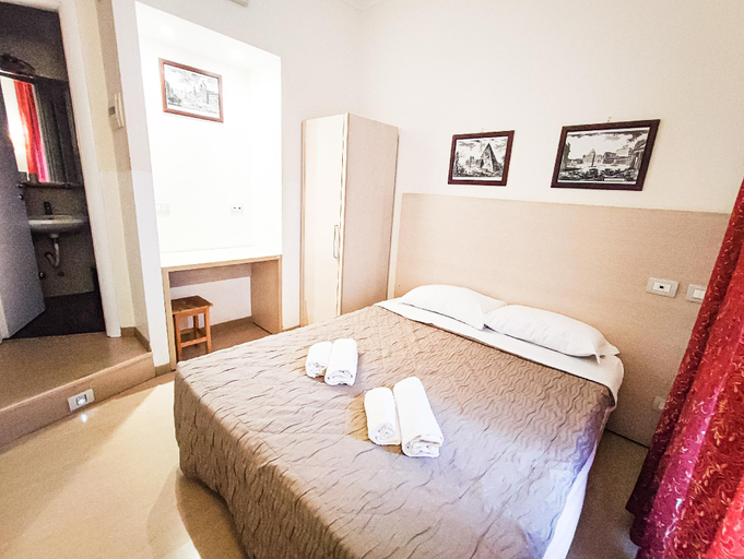 Others 5, Booking House Roma , Rome