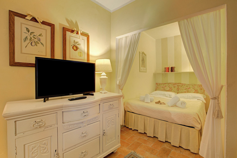 Room 3, Francigena Pergola Apartment Shared Pool, Florence