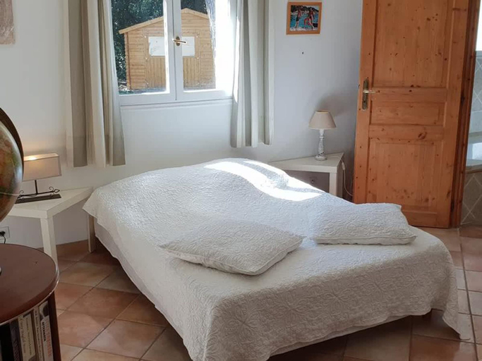 Room 4, Villa in an Idyllic and Relaxing Setting Near Orange, Vaucluse