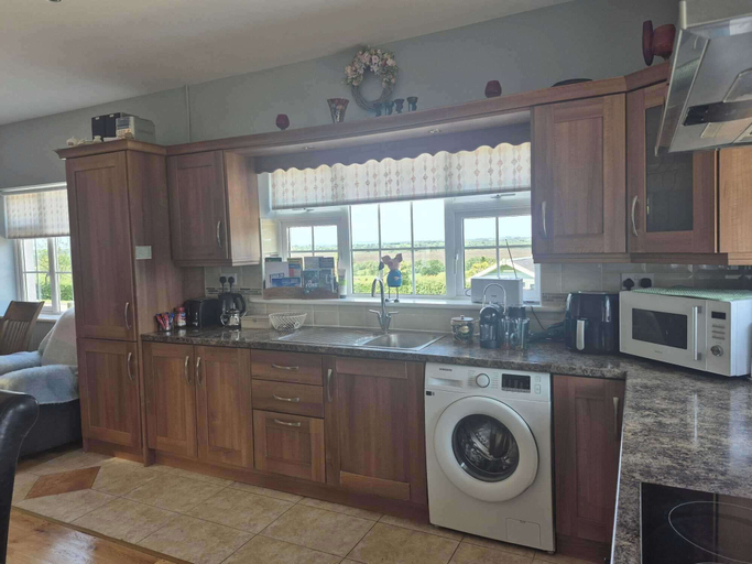 Private kitchen 3, Tranquil Cottage Retreat in Kells, Leitrim