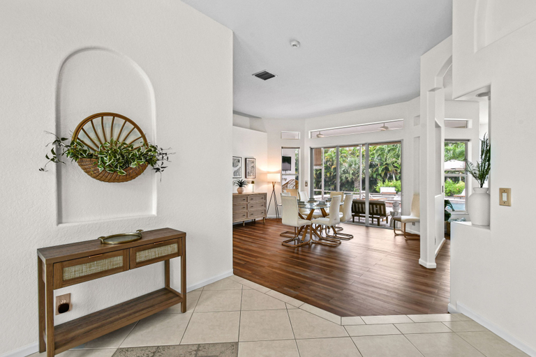 Room 2, Why Is Everyone Obsessed With This House, Palm Beach