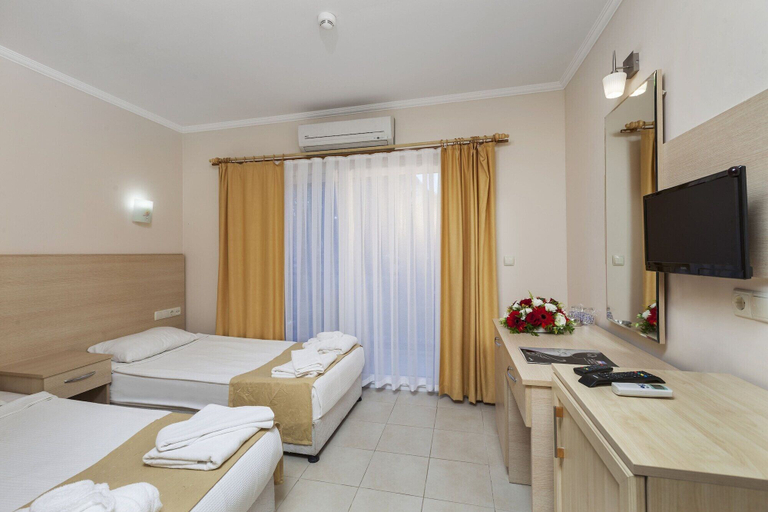 Bedroom 2, Anita Matiate Hotel, Antalya