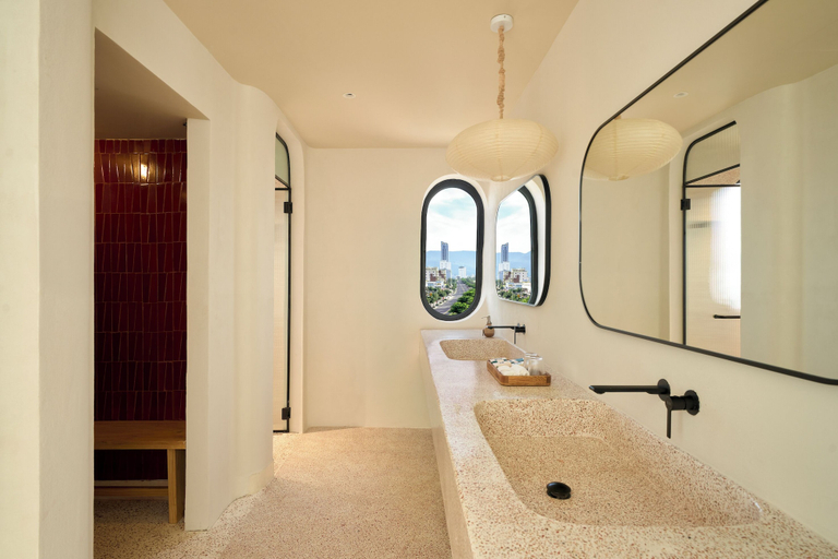 Bathroom 4, Hotel Chavana, Da Nang