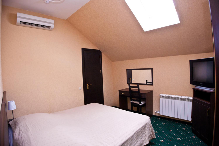 Others 4, Hotel Eklips, South-Western