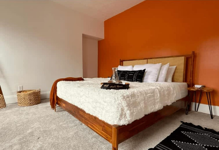 Room 5, Short North Convention King Bed Free Parking, Franklin
