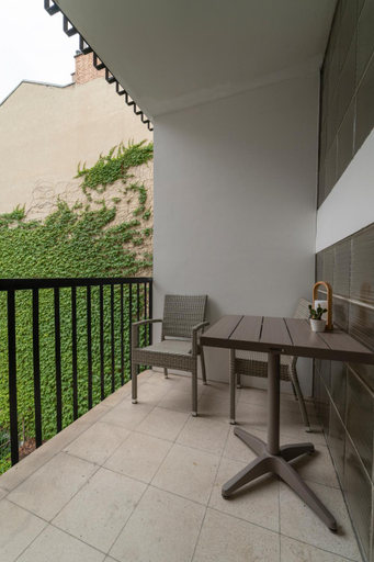 Others 5, Pakat Residences, Wien