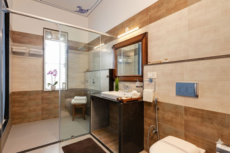 Bathroom 5, The Everest Hill Resort Suites with Jacuzzi Spa - Resort in Kumbhalgarh, Rajsamand