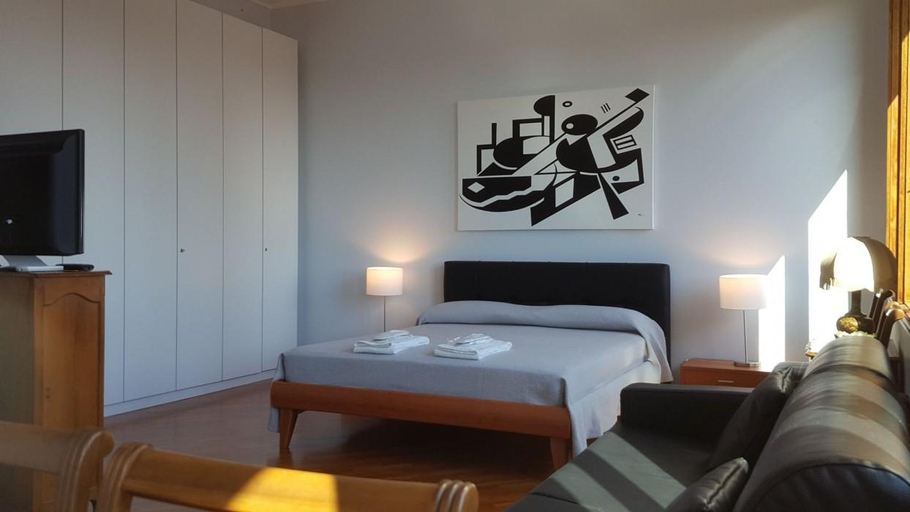 Others 2, BnButler - Galleria Unione, Milano