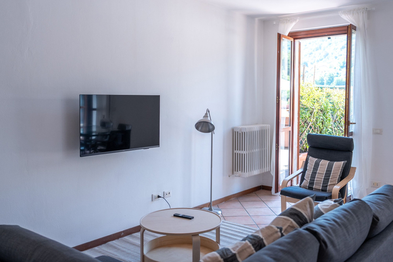 Room 4, Cascine Trilocale con Terrazza by Wonderful Italy, Como