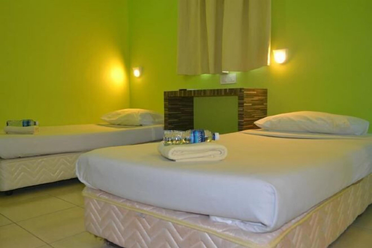 Bedroom 2, Walk Inn, Miri
