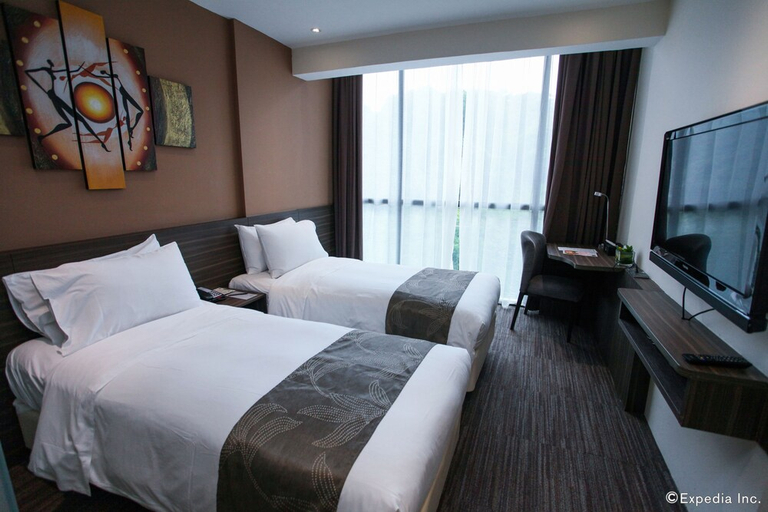 bedroom 12