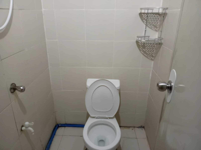 Bathroom, OYO 1169 Sky Infinity Inn, Pasay City