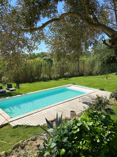 Others 2, Maisonnette et piscine, Bouches-du-Rhône