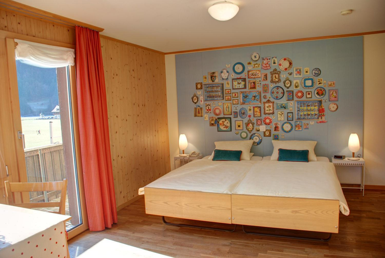 Bedroom 5, Garni Hostatt, Obwalden