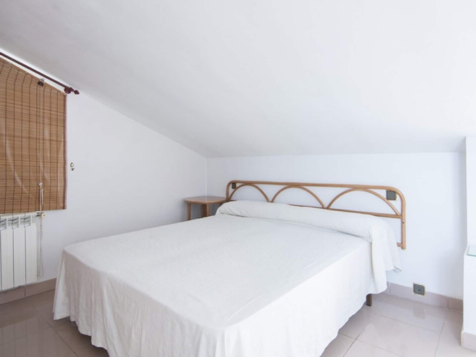 Room 3, Th103 Villa Espaciosa con Piscina Privada y Jard n, Tarragona