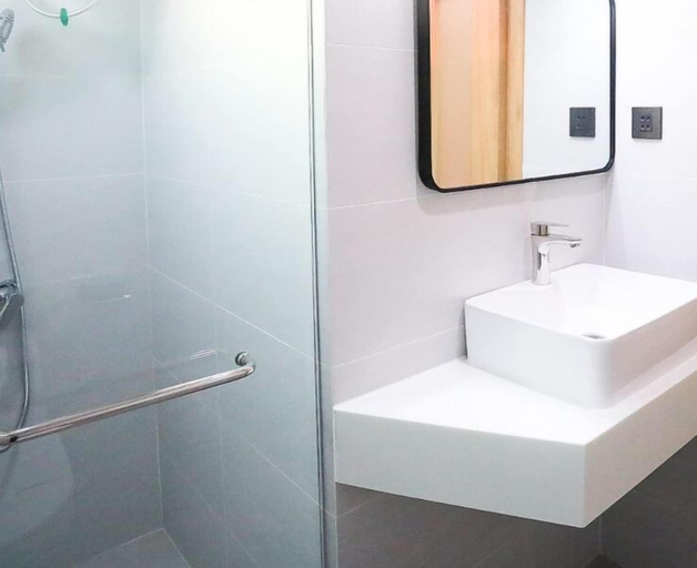 Bathroom 5, International Residence, District 1