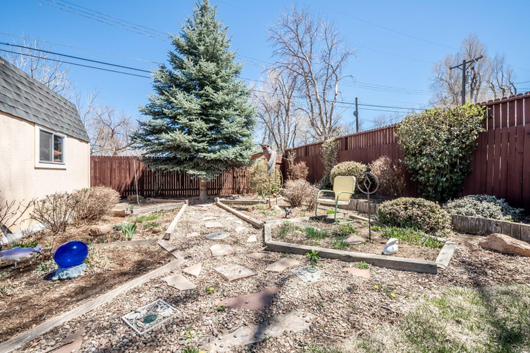 Property grounds 5, Mt Washington House, El Paso