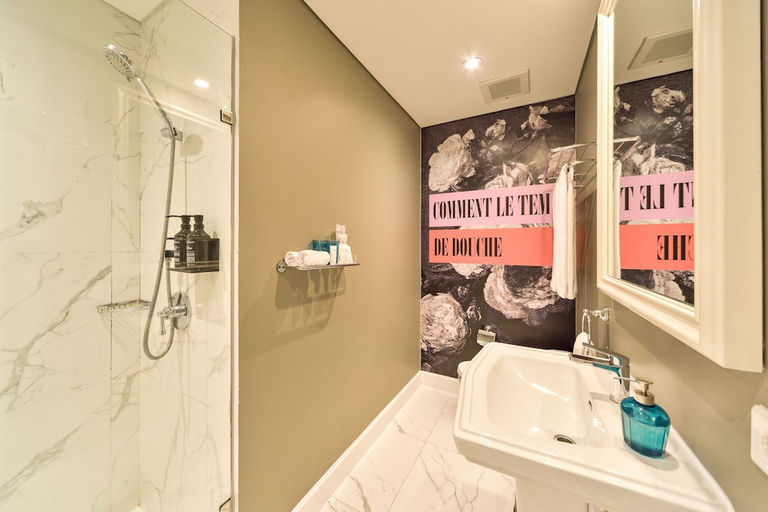 bathroom 7