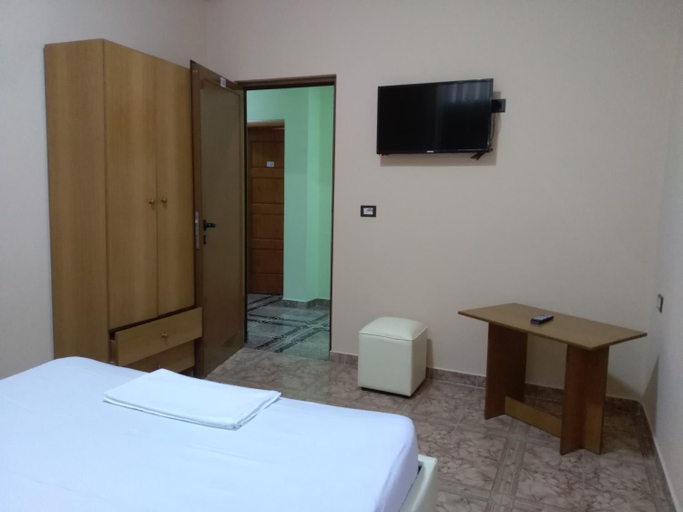 Others 4, Hotel Gjeli, Fierit