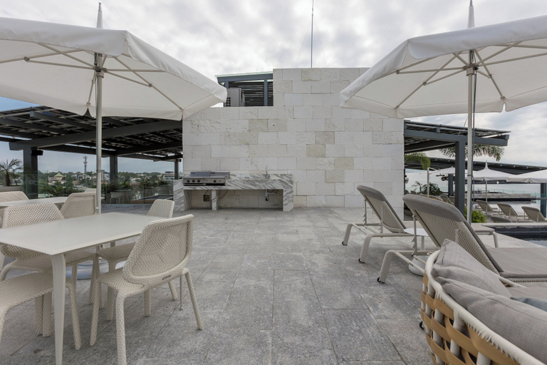 Food & Drinks 5, Bosa Hotels & Residences, Compostela