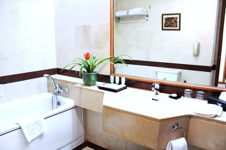 Bathroom 5, Menara Peninsula Hotel, West Jakarta