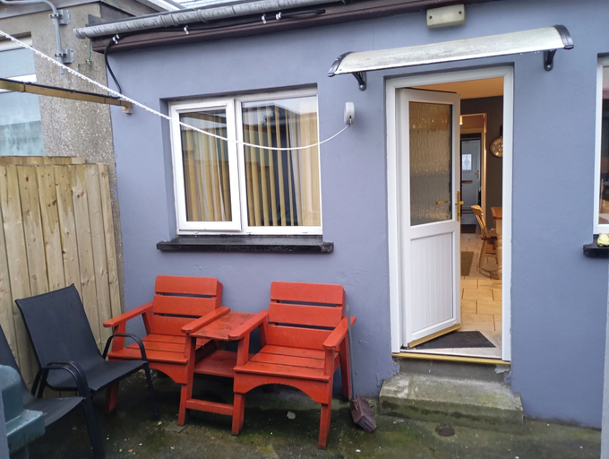 Exterior detail 2, Cosy Cottage- Sleeps 4, Free Parking & Golf Nearby