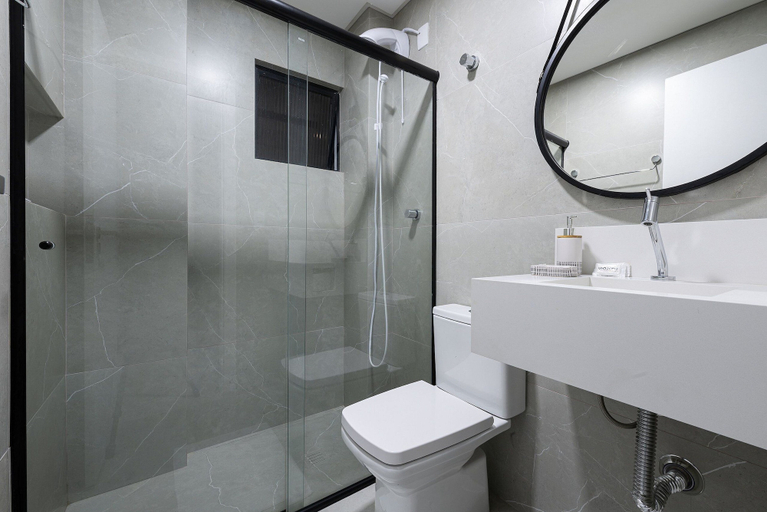 Bathroom 2, 2BR Apt w/ Pkg & BBQ 450m From sea Ean503, Balneário Arroio do Silva